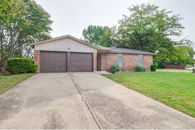 2046 Sheriff Drive, Grand Prairie, TX 75051 - Photo 1