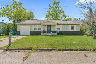 305 Avenue I, Lacy Lakeview, TX 76705 - Photo 1