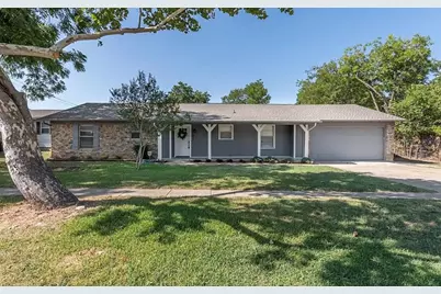 208 W 4th Street, Justin, TX 76247 - Photo 1