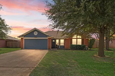 420 Arnold Avenue, Burleson, TX 76028 - Photo 1