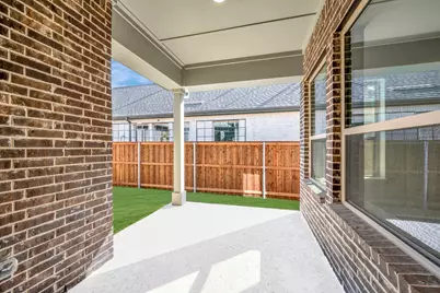 2075 Emerald Grove Drive, Arlington, TX 76005 - Photo 2