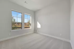 2075 Emerald Grove Dr, Arlington, TX 76005 - Photo 16