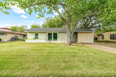 1352 Hillcrest Drive, Graham, TX 76450 - Photo 1