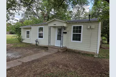 402 W Lackey Street, West, TX 76691 - Photo 1
