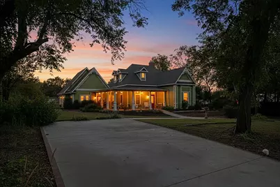 326 W Liberty Street, Pilot Point, TX 76258 - Photo 1