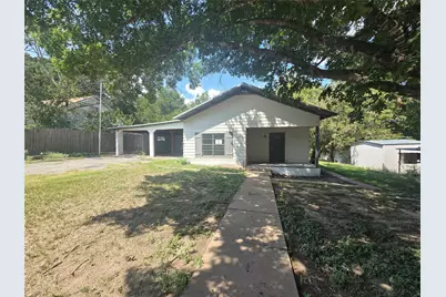 303 S Lloyd Street, Hamilton, TX 76531 - Photo 1