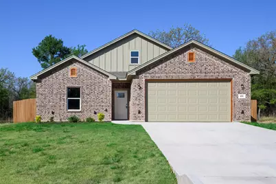 411 Hamilton Road, Mineral Wells, TX 76067 - Photo 1
