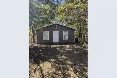 1103 N Walnut Street, Cleburne, TX 76033 - Photo 1