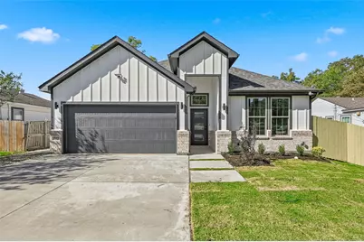 805 NE 31, Grand Prairie, TX 75050 - Photo 1