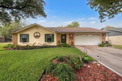 221 Crockett Lane, Hewitt, TX 76643 - Photo 1