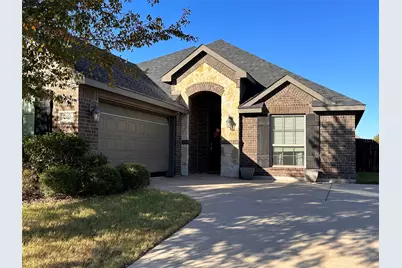 209 Cambridge Street, Waxahachie, TX 75165 - Photo 1