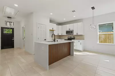 2227 Stoneman Street, Dallas, TX 75215 - Photo 1