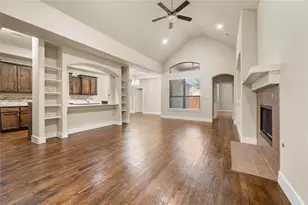 2521 Sanders Ct, Bedford, TX 76021 - Photo 10