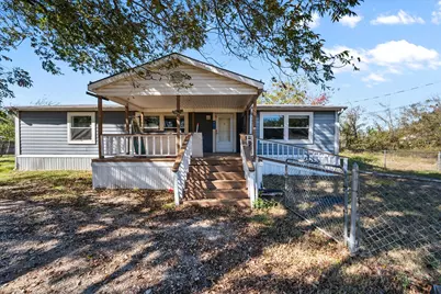 221 N Kemp Street, Mabank, TX 75147 - Photo 1