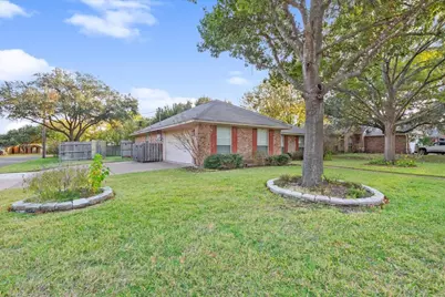 10700 Apache Drive, Waco, TX 76712 - Photo 1