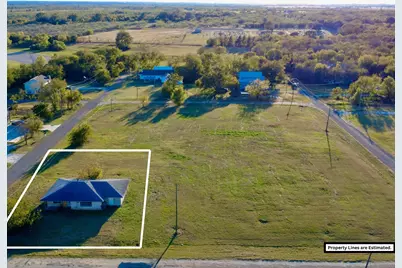 209 S Walton Street, Blooming Grove, TX 76626 - Photo 1