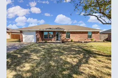 1307 Lynnwood Drive, Cleburne, TX 76033 - Photo 1