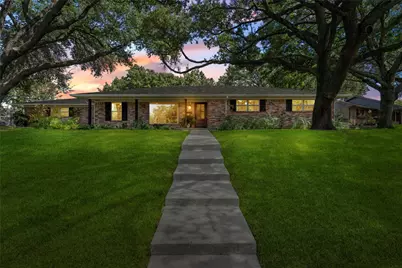 3733 Laguna Vista Drive, Waco, TX 76708 - Photo 1