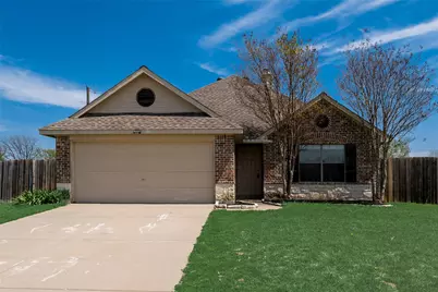121 Price Circle, Hackberry, TX 75036 - Photo 1