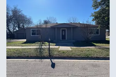 812 Broadus Street, Gainesville, TX 76240 - Photo 1