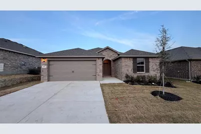 560 Marsh Street, Cleburne, TX 76033 - Photo 1