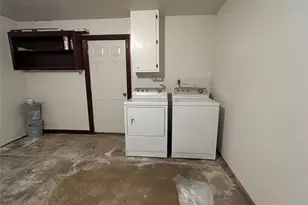 301 Walnut Ave, Azle, TX 76020 - Photo 12