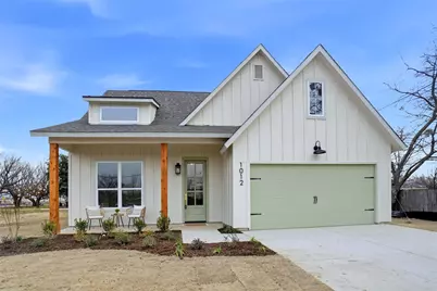 1012 N Oak Street, Roanoke, TX 76262 - Photo 1