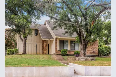 725 Holly Oak Drive, Lewisville, TX 75067 - Photo 1