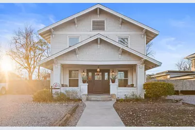 915 N Center Street, Bonham, TX 75418 - Photo 1