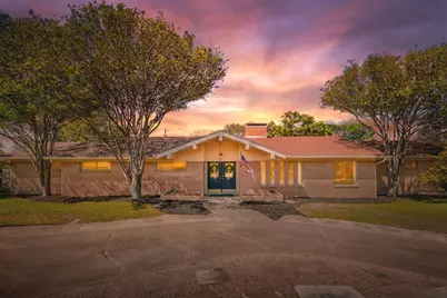 1016 Hummingbird Lane, Woodway, TX 76712 - Photo 1