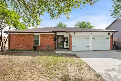 635 S Waxahachie Street, Mansfield, TX 76063 - Photo 1