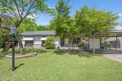 139 Meadowbrook Street, Robinson, TX 76706 - Photo 1