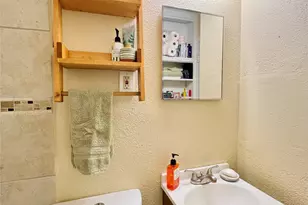 310 W 15th St, Irving, TX 75060 - Photo 18