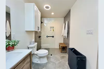 310 W 15th Street, Irving, TX 75060 - Photo 10