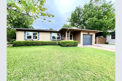 310 W 15th Street, Irving, TX 75060 - Photo 2