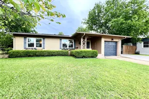 310 W 15th St, Irving, TX 75060 - Photo 2