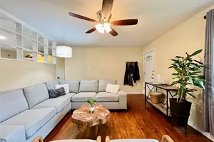 310 W 15th St, Irving, TX 75060 - Photo 6