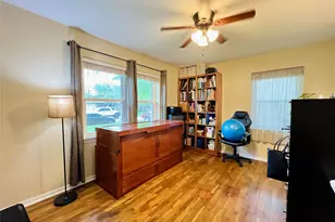 310 W 15th St, Irving, TX 75060 - Photo 16