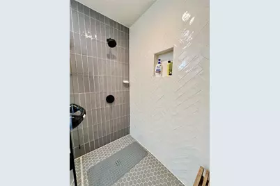310 W 15th Street, Irving, TX 75060 - Photo 12