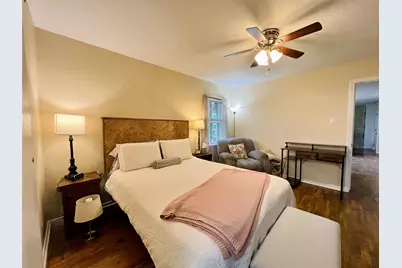 310 W 15th Street, Irving, TX 75060 - Photo 8