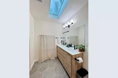310 W 15th Street, Irving, TX 75060 - Photo 14