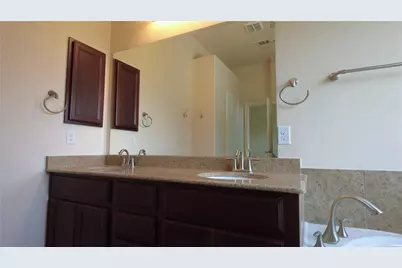 300 Dorset Court, Roanoke, TX 76262 - Photo 10
