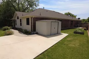 300 Dorset Ct, Roanoke, TX 76262 - Photo 16