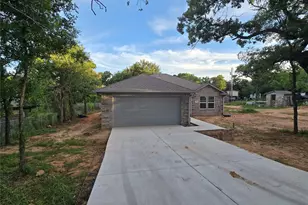 203 NW 32nd St, Mineral Wells, TX 76067 - Photo 1