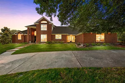 810 Forest Oaks Circle, Woodway, TX 76712 - Photo 1