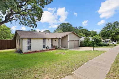 2010 Warwick Drive, Arlington, TX 76015 - Photo 4