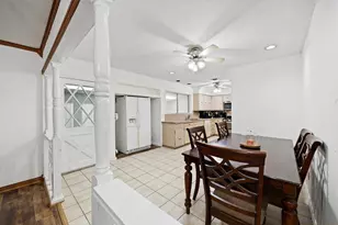 2010 Warwick Dr, Arlington, TX 76015 - Photo 10