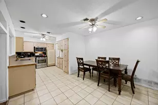 2010 Warwick Dr, Arlington, TX 76015 - Photo 12