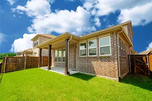 9828 Michael Irvin St, Irving, TX 75063 - Photo 28