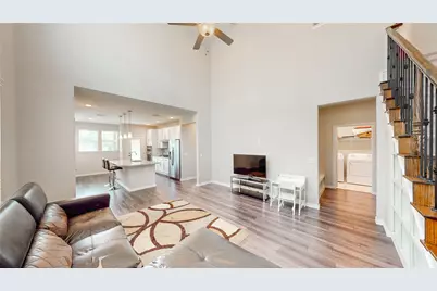 9828 Michael Irvin Street, Irving, TX 75063 - Photo 4